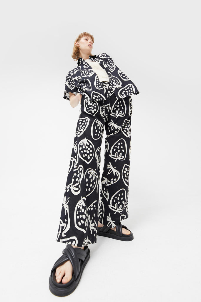 Pantaloni con stampa fragole