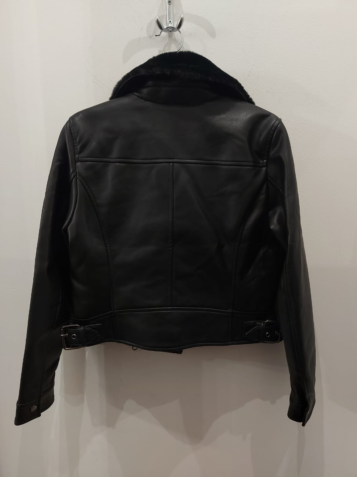 Biker ecopelle con pelliccia interna