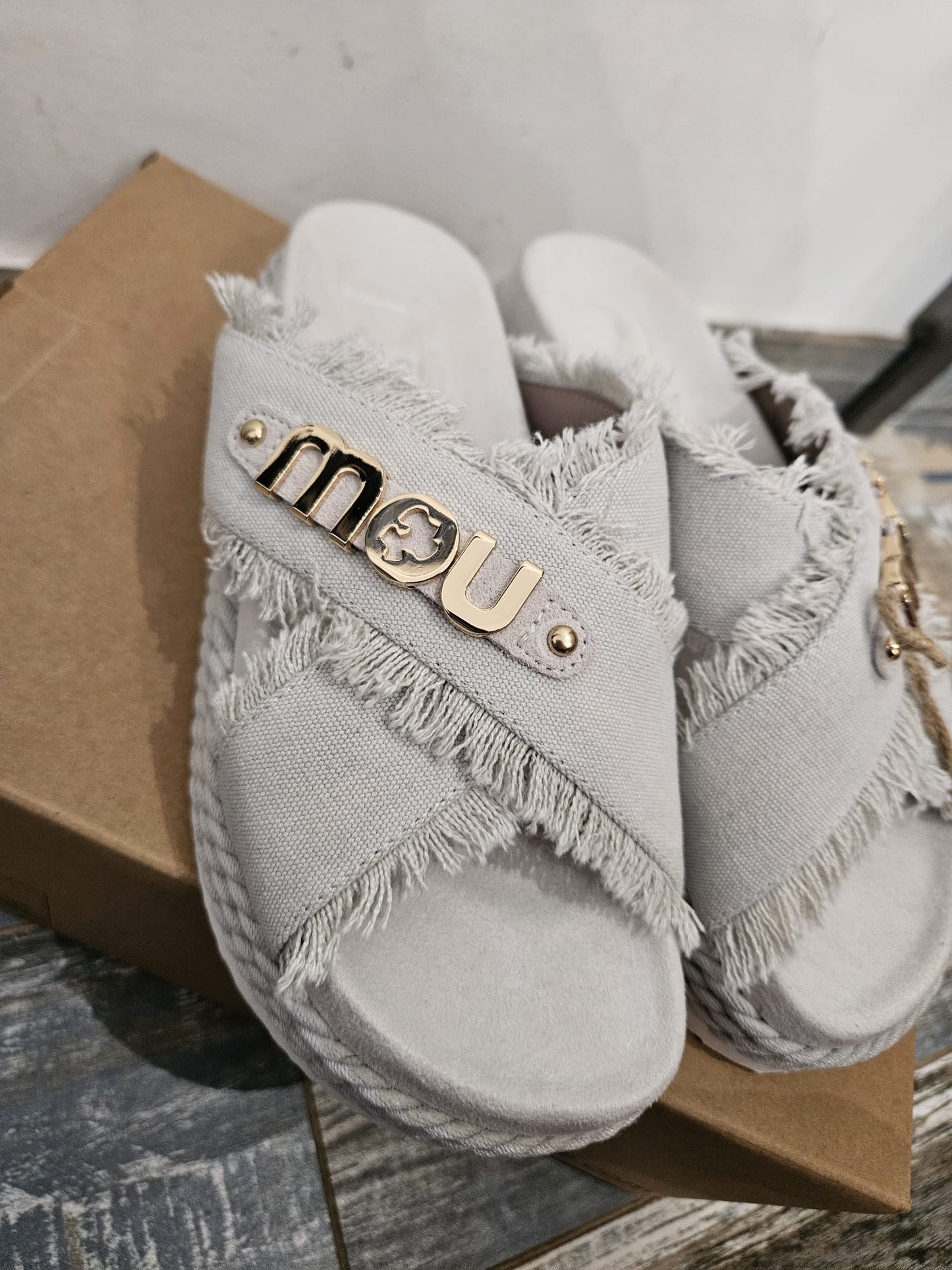 Criss-cross rope sandal recycled canvas MOU