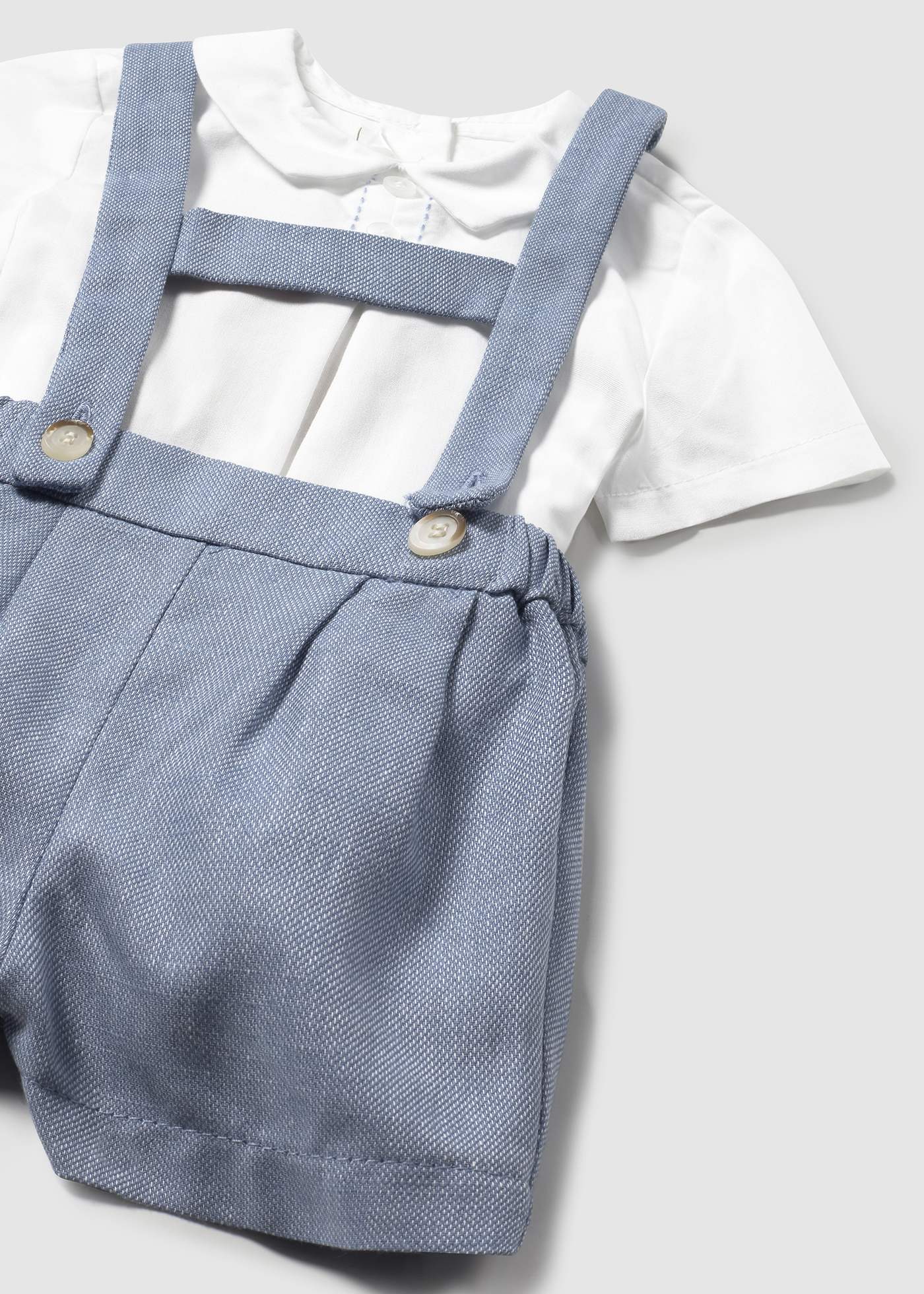 Completo pantaloncino con bretelle e camicia neonato