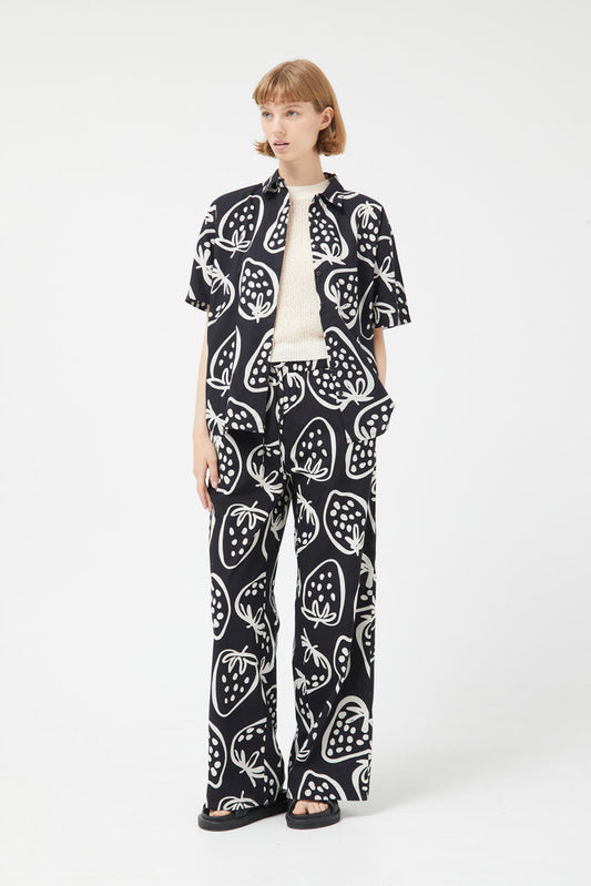 Pantaloni con stampa fragole