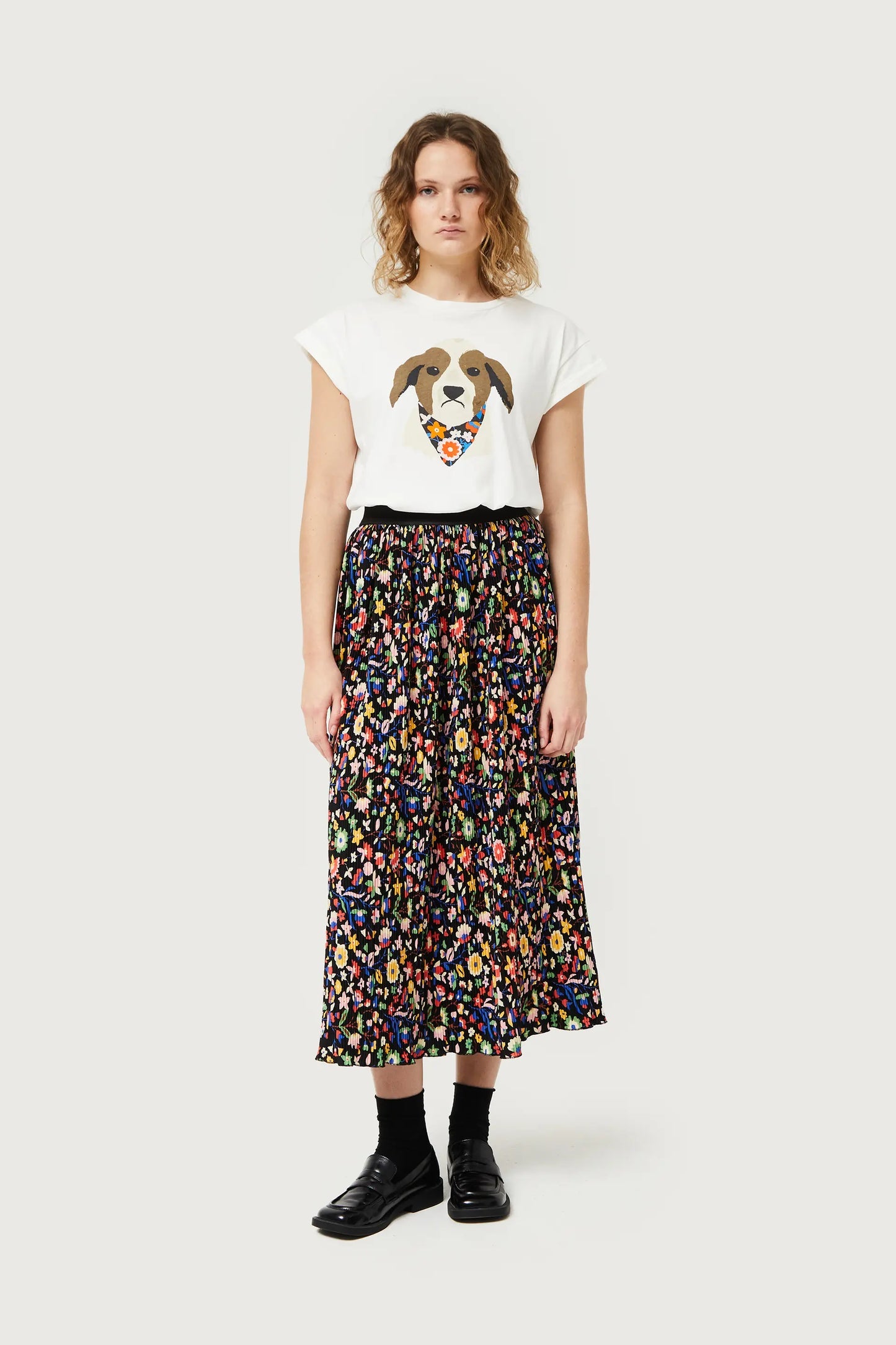 T-shirt con stampa cane