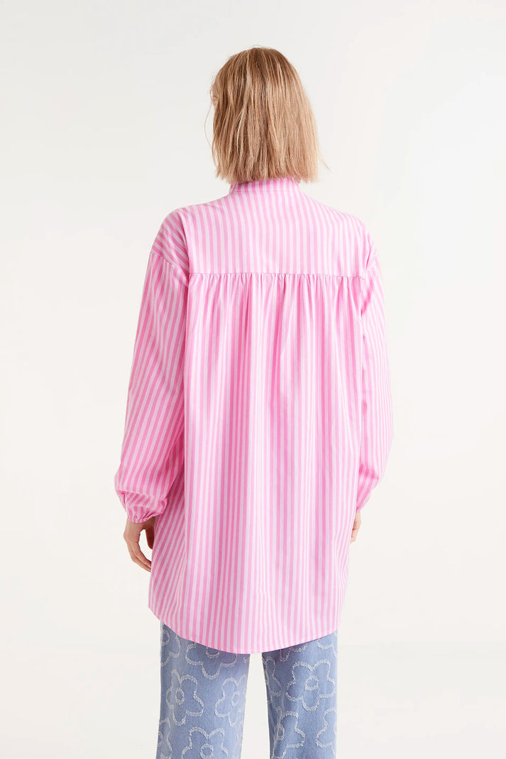 Camicia oversize con stampa a righe rosa