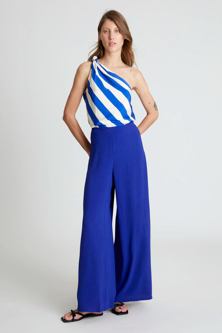 Pantaloni blu a gamba larga