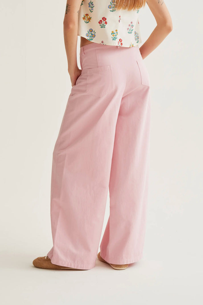 Pantaloni rosa a gamba larga
