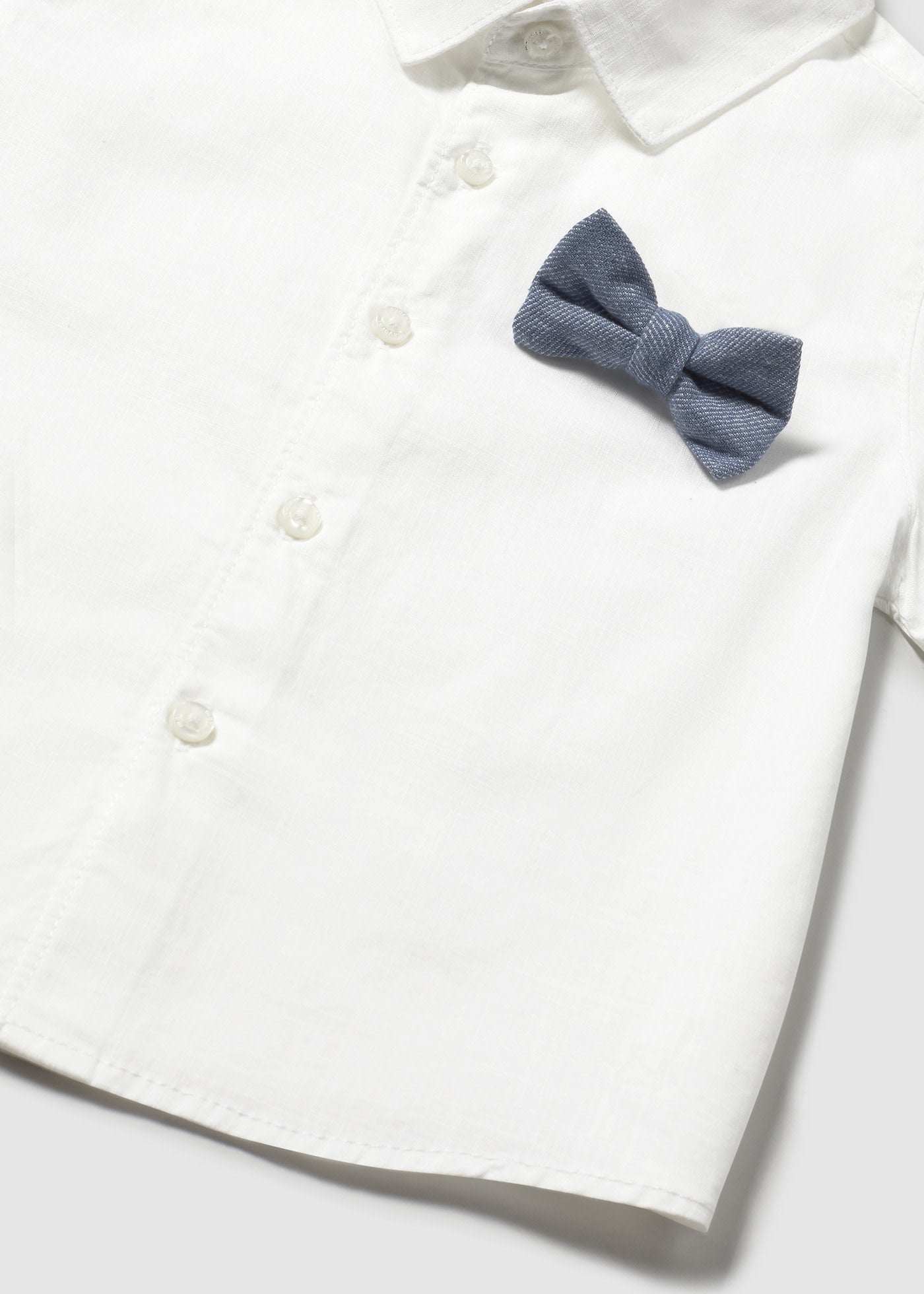 Completo con bermuda e camicia con papillon bimbo